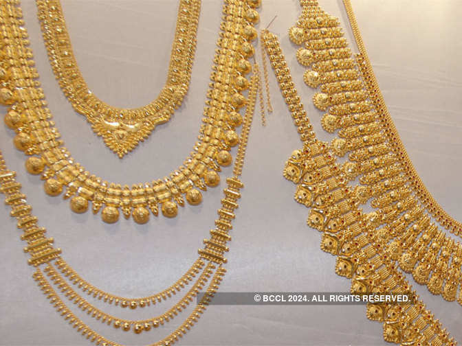gold jewellery: Demand for gold jewellery falls around 30% in run-up to Diwali - The Economic Times